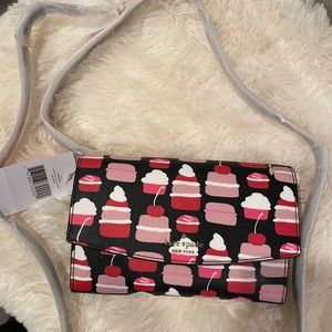 Kate Spade mini cupcake crossbody. NWT